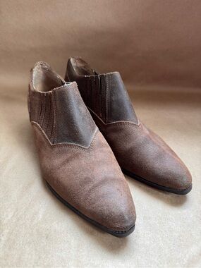 Chilis Holy Cow Brown Distressed Leather Low Ankle Boots. Size 7.5